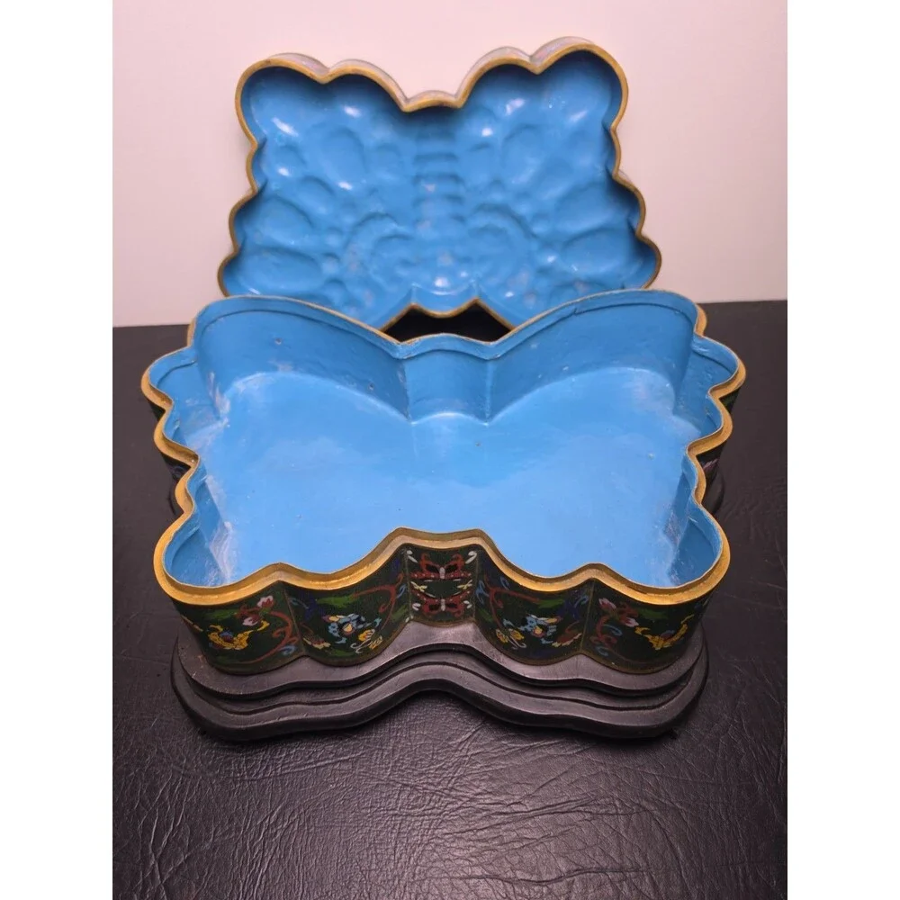 Large Vintage Chinese Cloisonne Butterfly Presentation Box Enamel over Brass 15